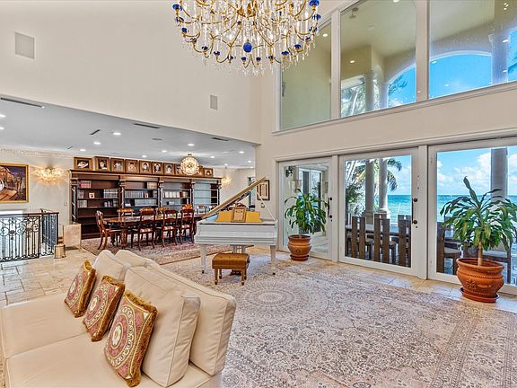 5th image of 555 Ocean Boulevard