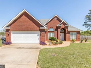 132 Emberly Ln, Warner Robins, GA 31088