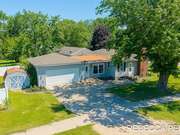 286 Dartmouth Ave, Holland, MI 49423