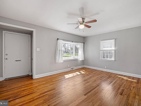 4th image of 3717 Kiamensi Ave