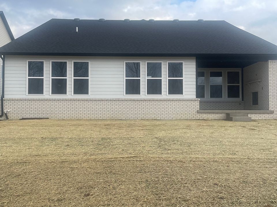2nd image of 83 Rock Ledge Ct