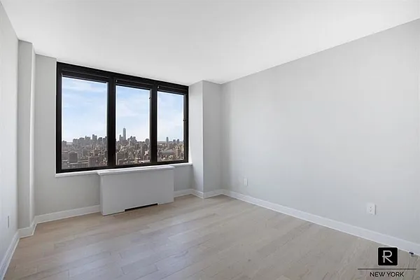 Rented by R New York | media 18