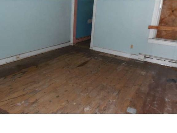 4th image of 822 Liberty St