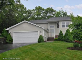31 Hunters Run, North Providence, RI 02904
