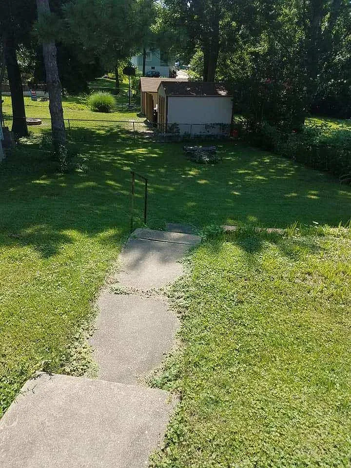 88 S Laclede Station Rd — Photo 4