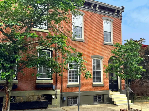 2604 Brown St, Philadelphia, PA 19130