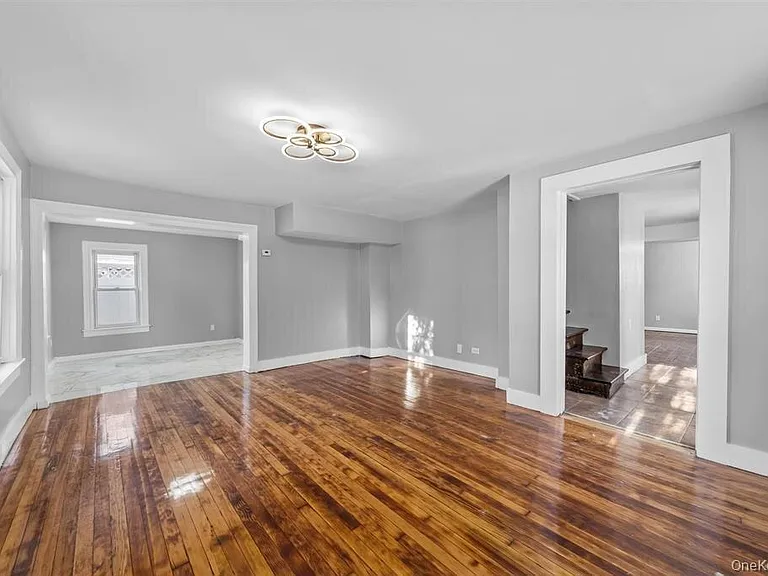 45 1/2 Sussex St — Photo 5