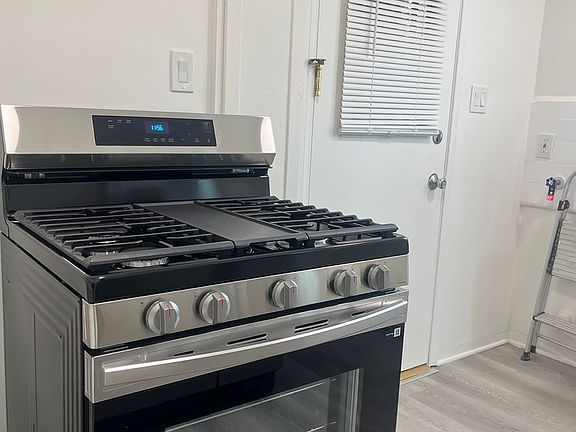 5th image of 8400-8422 Crenshaw Blvd #8420
