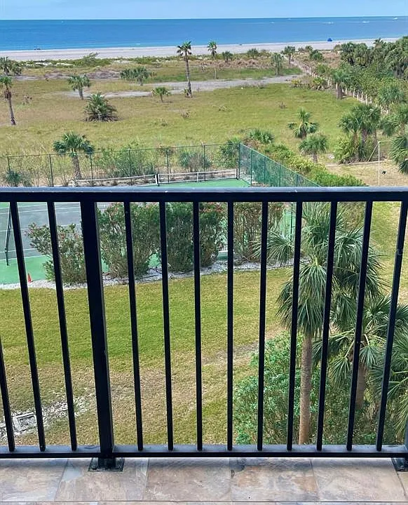 1230 Gulf Blvd #508