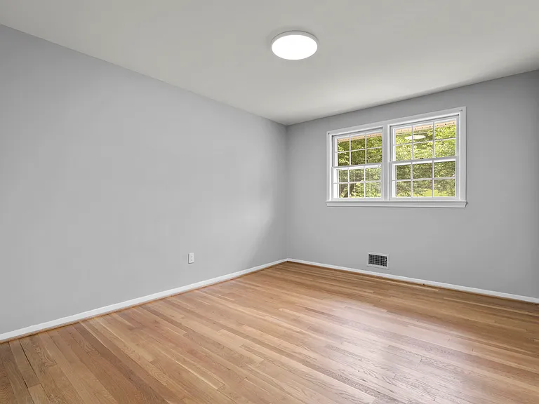 4907 Elsmere Ave — Photo 13