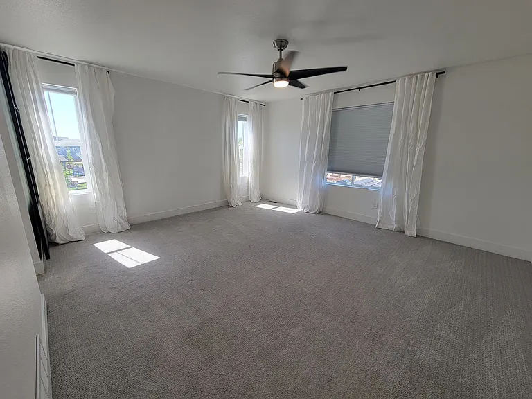 58 Marlowe Dr — Photo 32