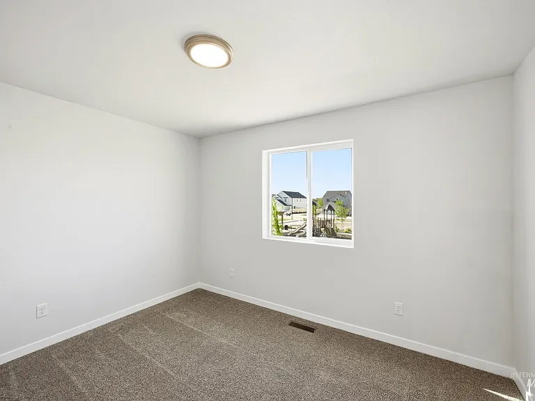 10863 Greensboro St — Photo 20