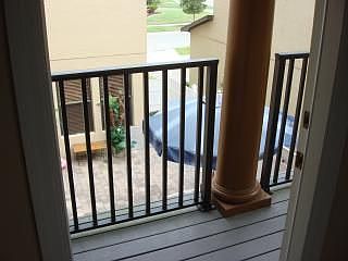 COURTYARD/MASTER BALCONY