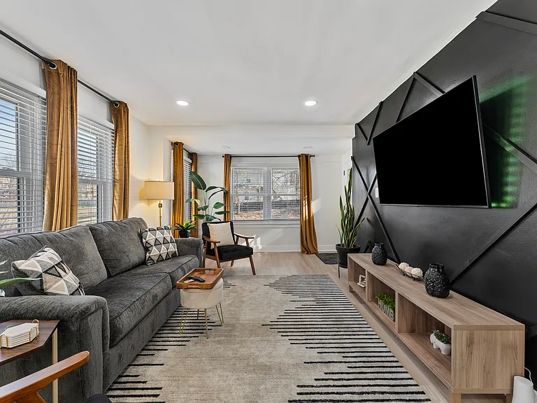 5503 Jay St NE — Photo 30