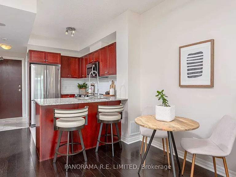 1359 Rathburn Rd E #210 — Photo 9