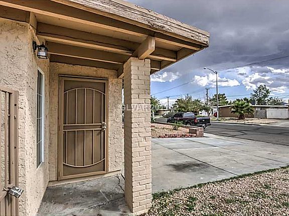 4th image of 4898 Blanton Dr