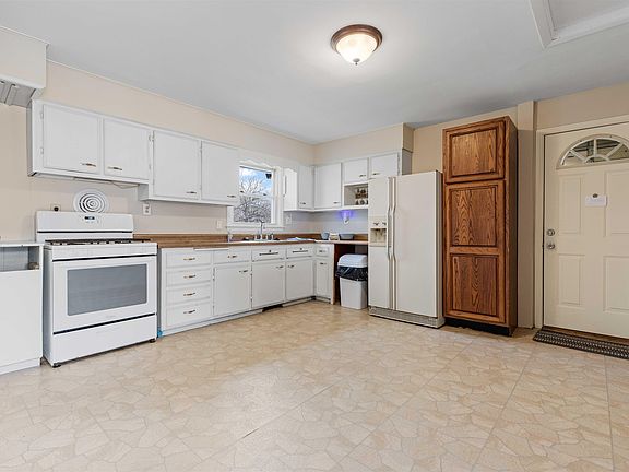 4th image of 9405 Baldwin Dr