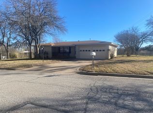 1445 W Ball St, Weatherford, TX 76086