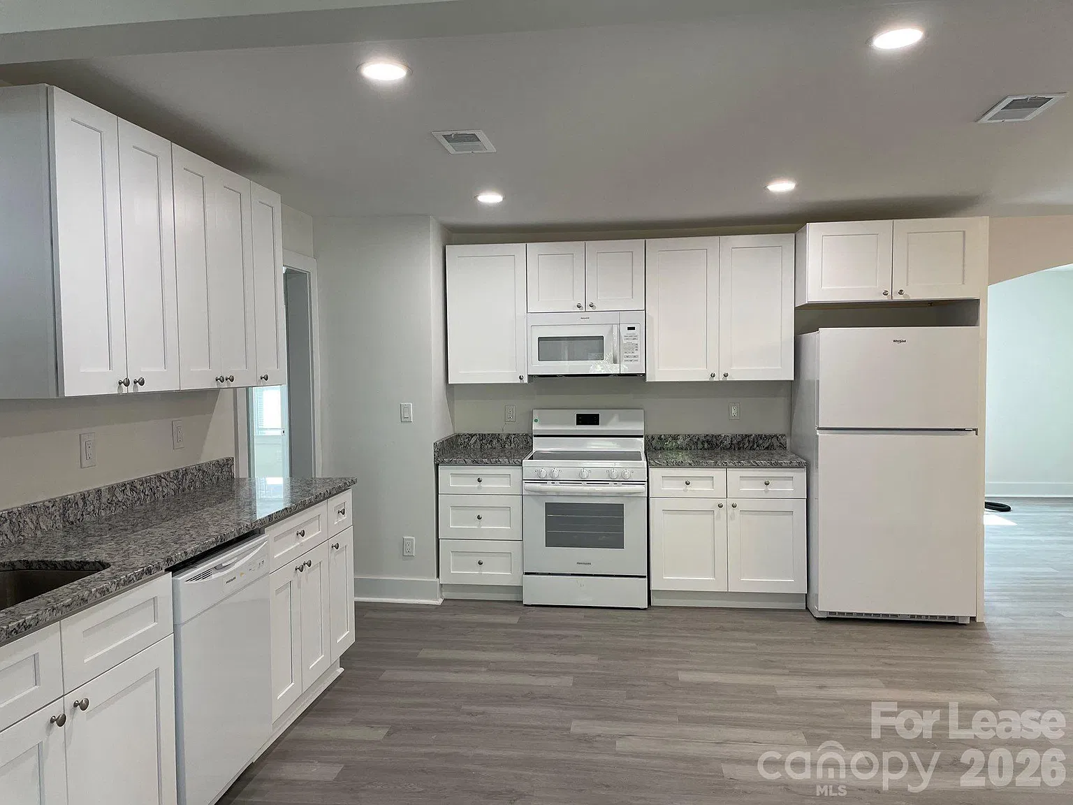 2 bed, 1.0 bath, 1522 sqft, $1,595 — Photo 4