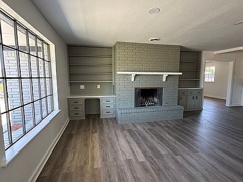 Entry/Living Room