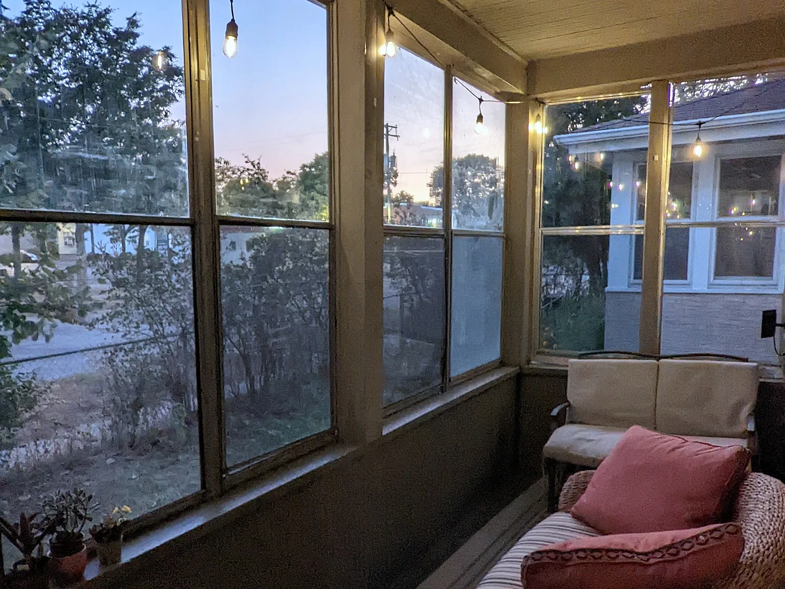 3 bed, 1040 sqft, $1,895 — Photo 2