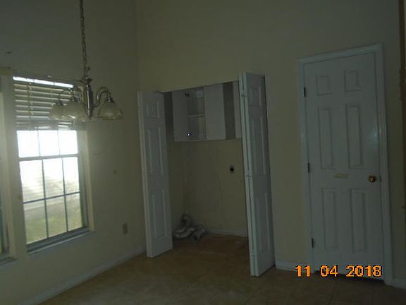 5th image of 262 Okehampton Dr