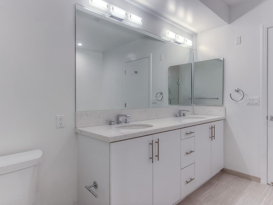 1st image of 120 Granville Ave #105
