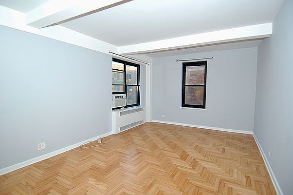 1st image of 77 Park Ter APT D68