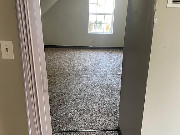 5th image of 22 W Eichel Ave
