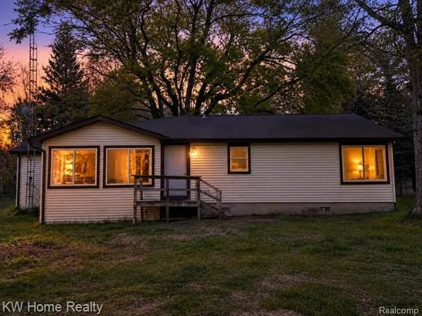 4456 Five Lakes Rd, North Branch, MI 48461