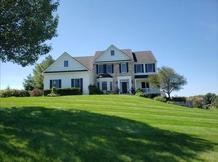 4016 Schaeffer Dr, Walnutport, PA 18088