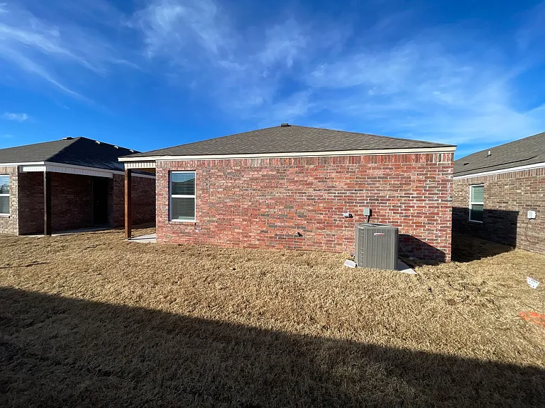1789 Loveland St — Photo 13