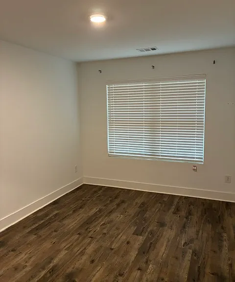 517 S Forest Ave — Photo 8