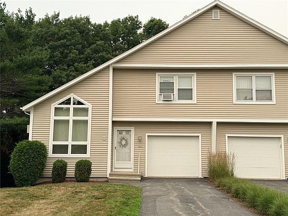 2nd image of 74 Quannacut Rd #A