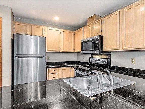 5th image of 11005 NE 128th St APT C101