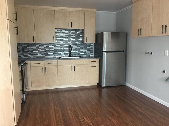 4th image of 738 Eddy Ln