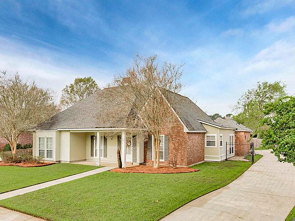 2nd image of 10841 Classique Dr