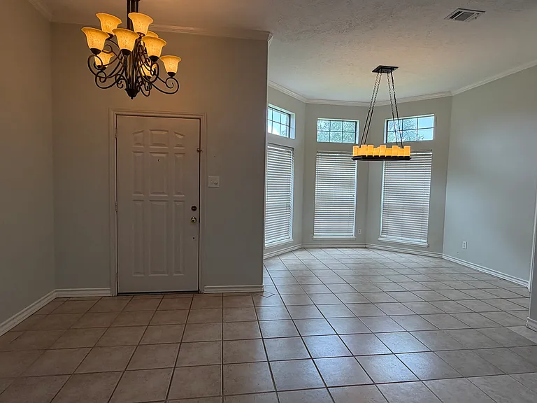 204 Rock Ridge Cir — Photo 5