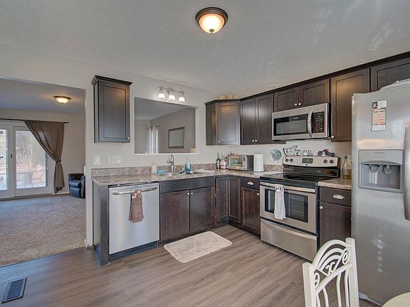 2nd image of 4841 Buckhorn Dr