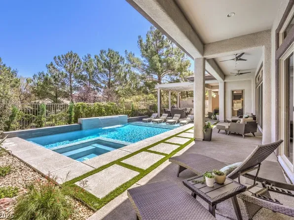 26 Plum Hollow Dr, Henderson, NV 89052