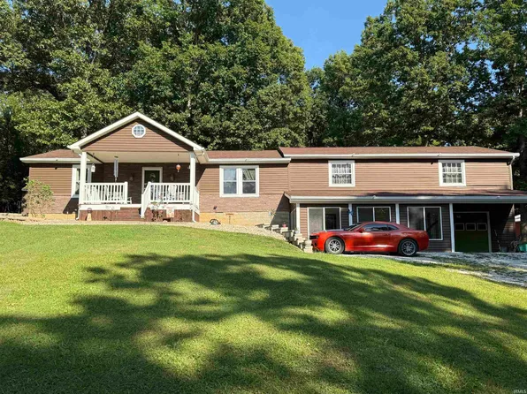 200 Woodhills Ln, Mitchell, IN 47446
