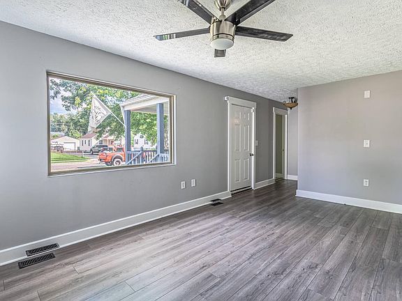 3rd image of 3523 Jewell Ave