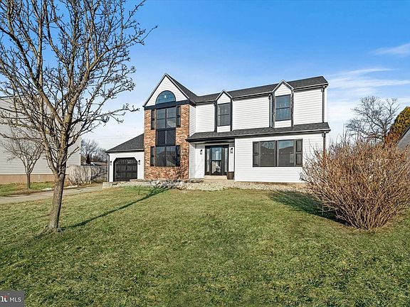 2nd image of 411 Pheasant Cir