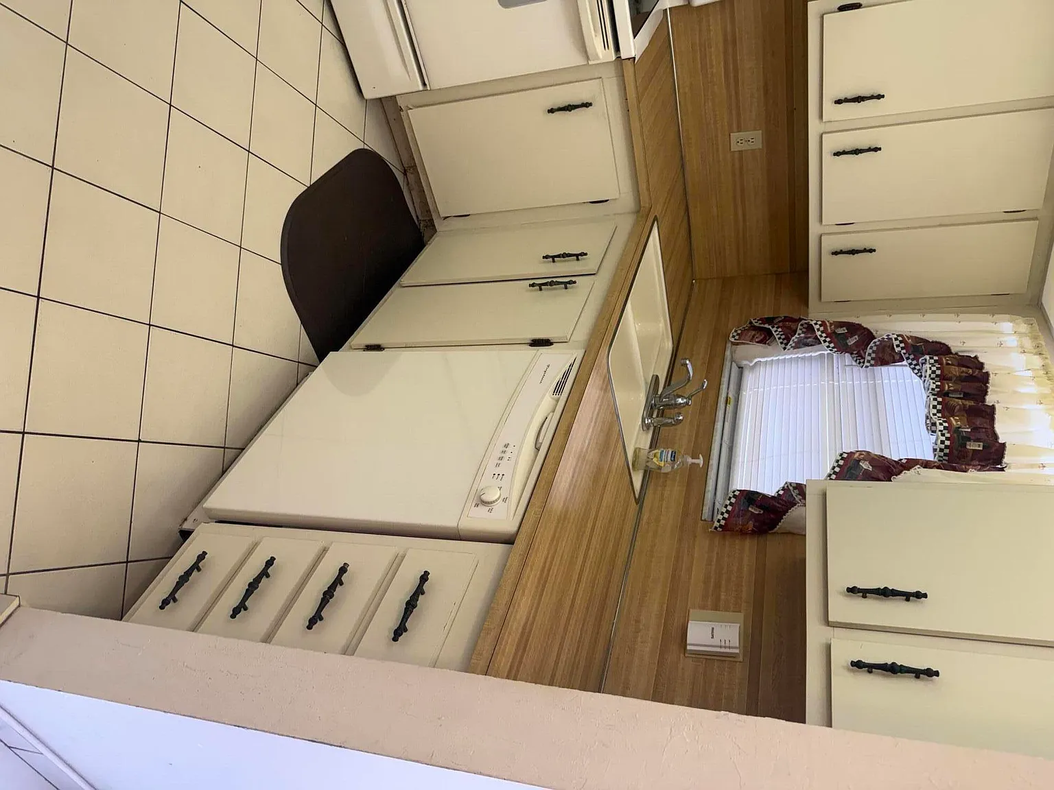 1 bed, 1.5 bath, 720 sqft, $1,250 — Photo 3