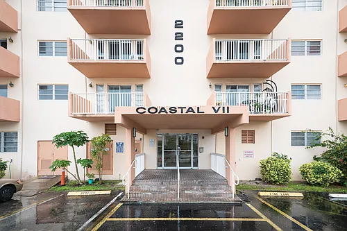 2200 E Hallandale Beach Blvd Photo 1