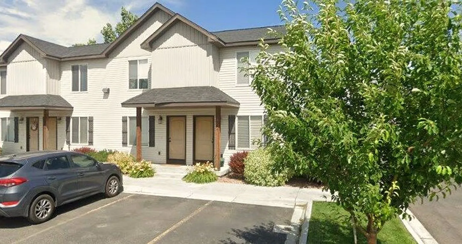 2 Bed 1.5 Bath Townhome near campus — Photo 1