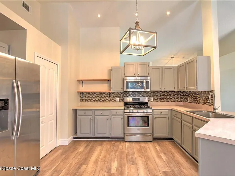 1899 Crane Creek Blvd — Photo 20