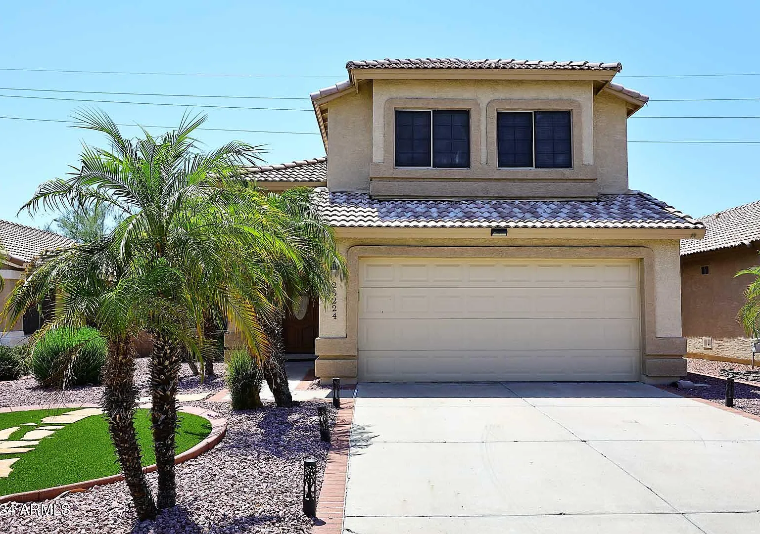 3 bed, 2.5 bath, 2035 sqft, $2,500 — Photo 2