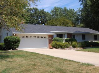 N68W13762 Bay Ridge Ct, Menomonee Falls, WI 53051