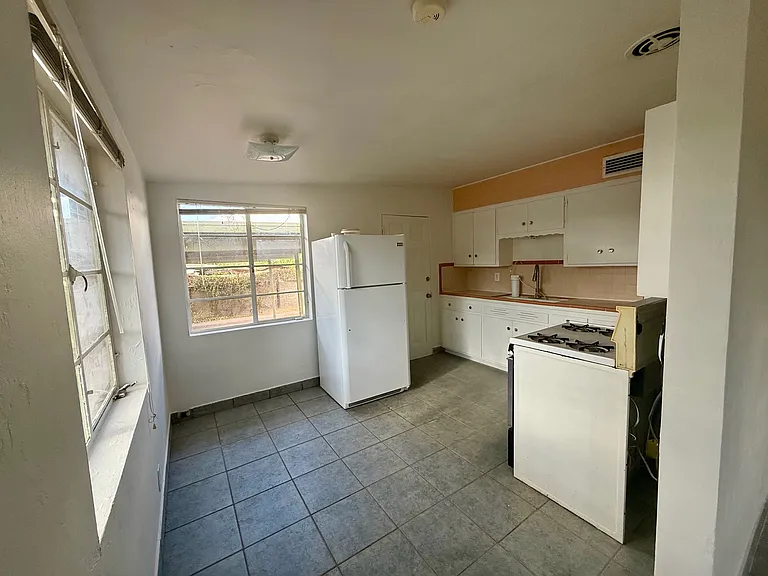 1605 E Mitchell St #1605 — Photo 3